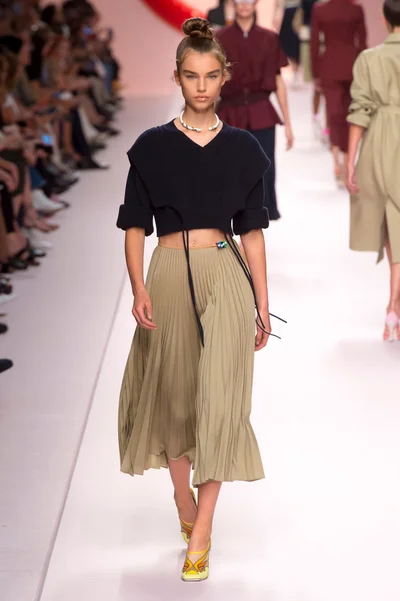 Look 36